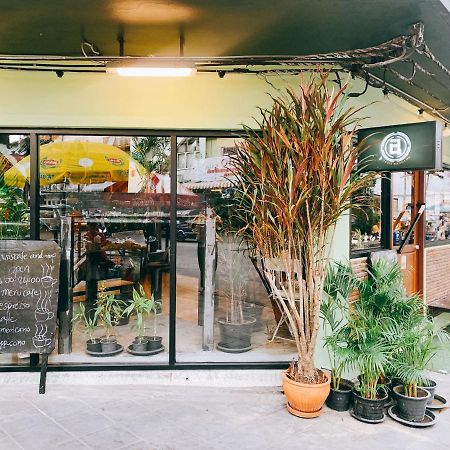 방콕 Oasis Cafe And Nap 호스텔 외부 사진