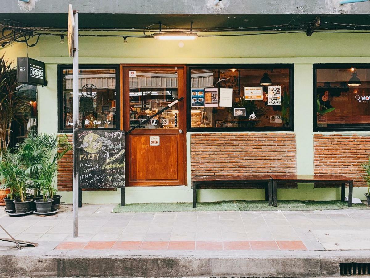 방콕 Oasis Cafe And Nap 호스텔 외부 사진
